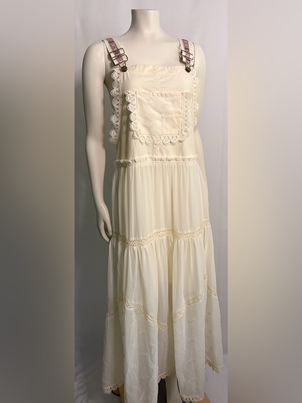 Cream Lace Tiered Maxi Dress